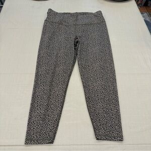 GapFit Eclipse High-Waisted 7/8 Leggings With Zipper Pocket